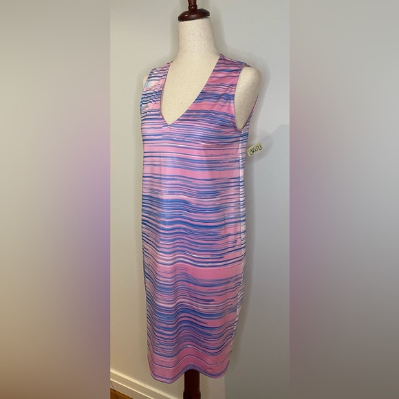 Miss Versa Pink beach dress - Picture 2 of 7